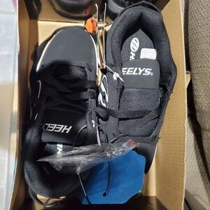 Heelys size 4 BNWT